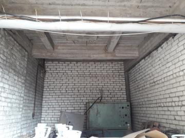 Garage under the laboratory
